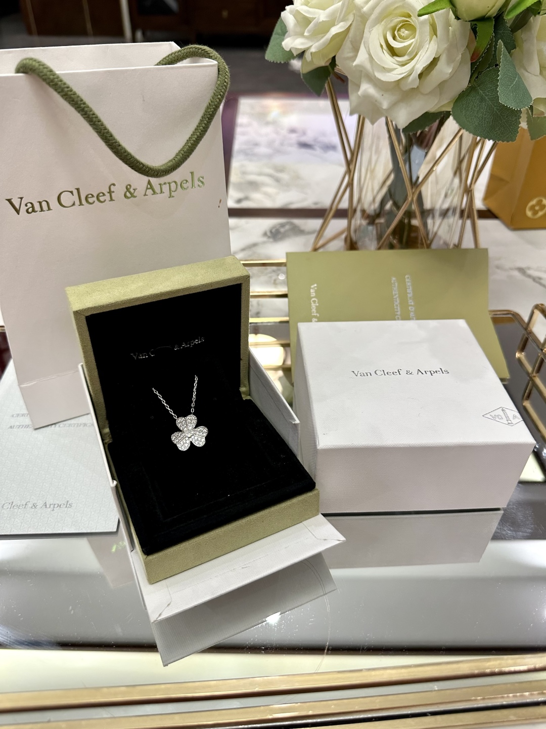 VAN CLEEF ARPELS jewelry model 117